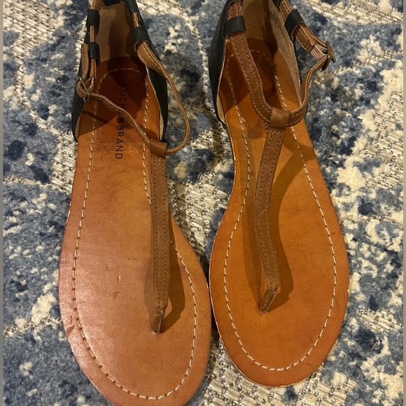 Lucky Brand Size 7.5 Brown Black T-Strap Thong Sandals NWOT. NO BOX. - Picture 8 of 9